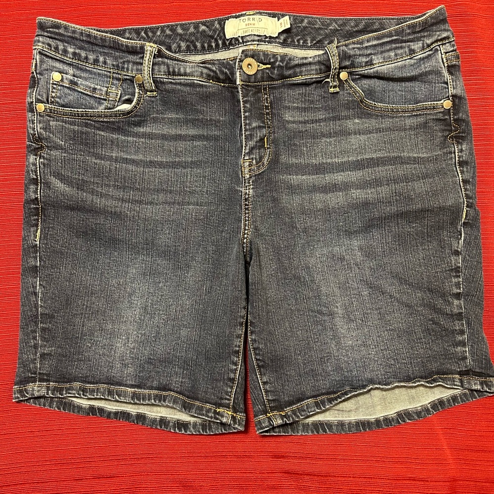Torrid Jean Shorts size 18